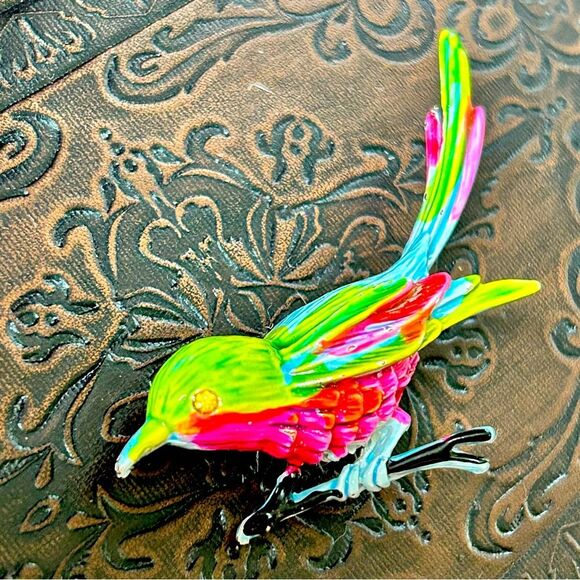 Vintage Jewelry - Vintage Enamel Gold Metal Tropical Bird Brooch Pin
